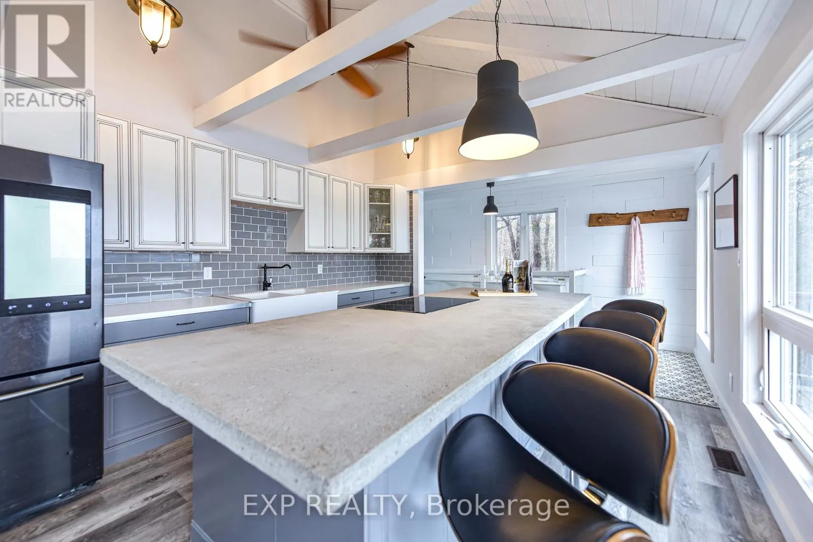 1047 WHYMAN ROAD