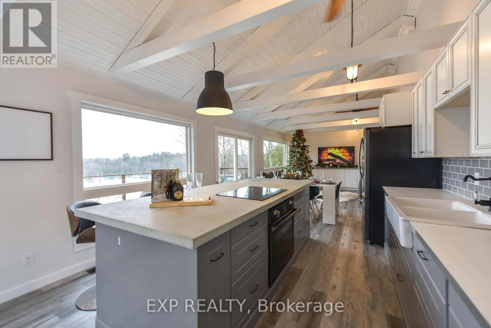 1047 WHYMAN ROAD