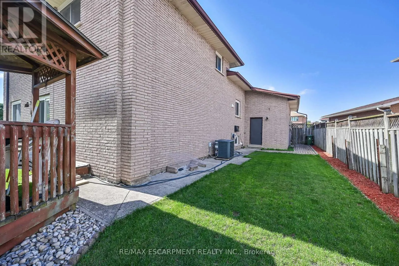 140 SOLOMON CRESCENT