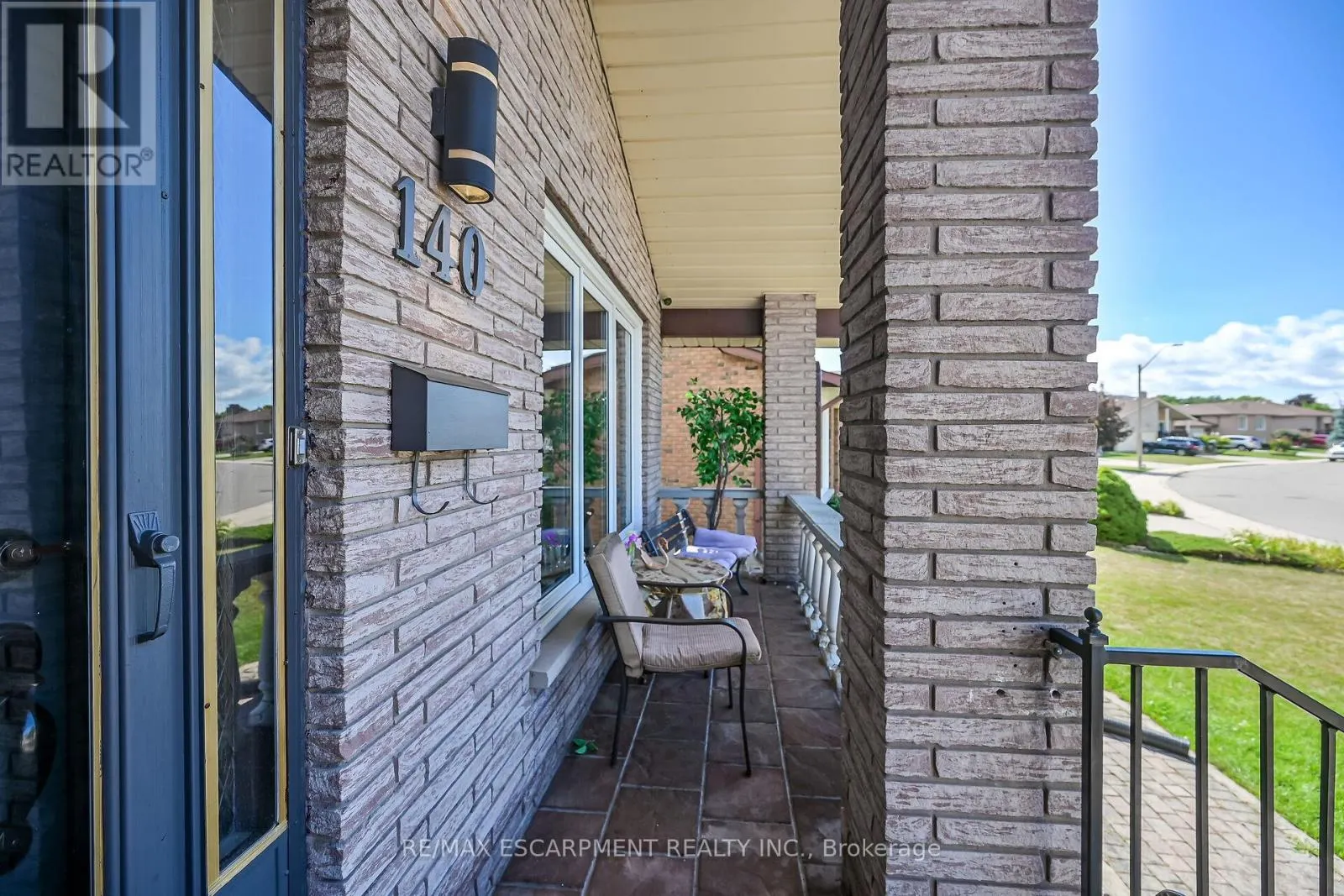 140 SOLOMON CRESCENT