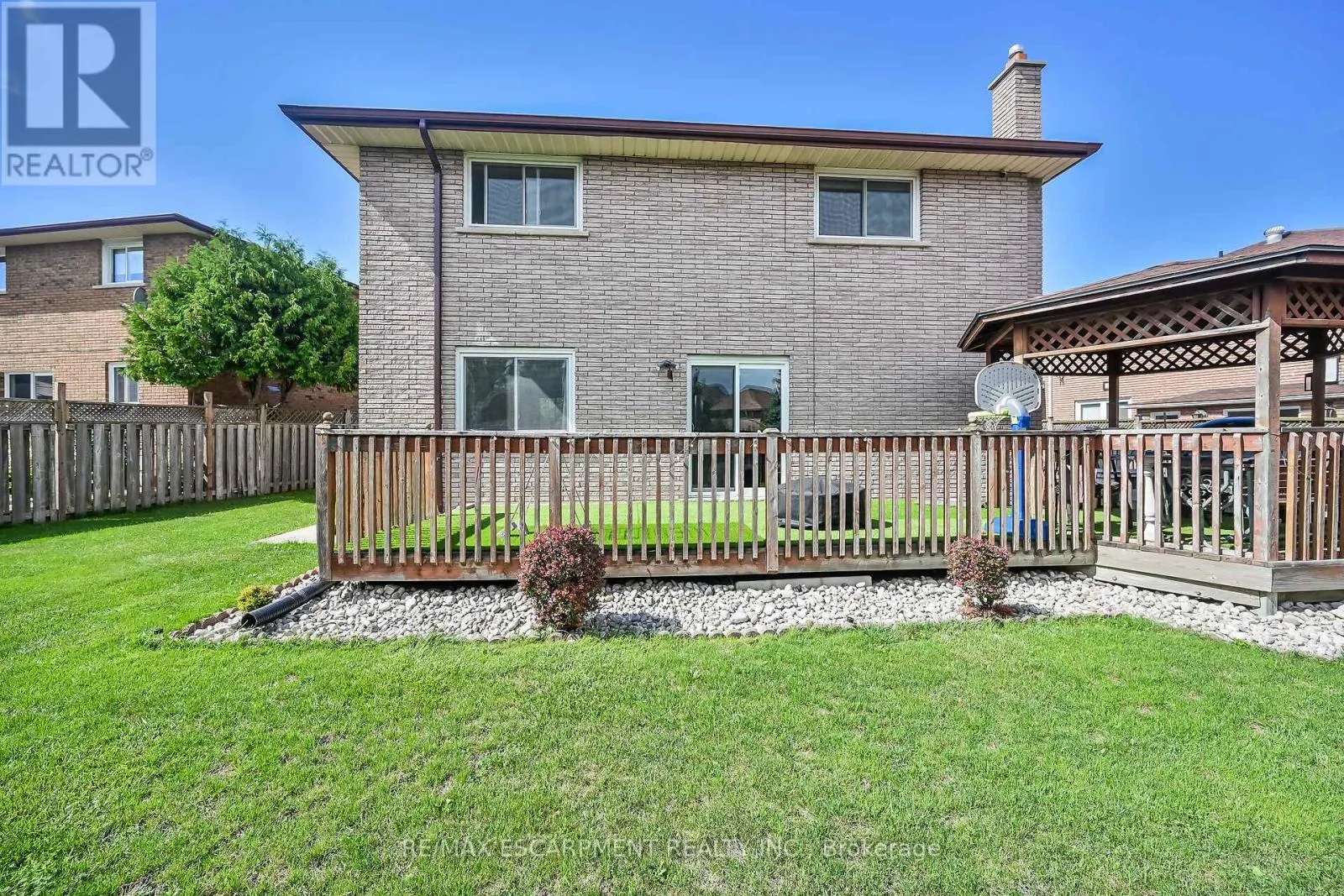 140 SOLOMON CRESCENT
