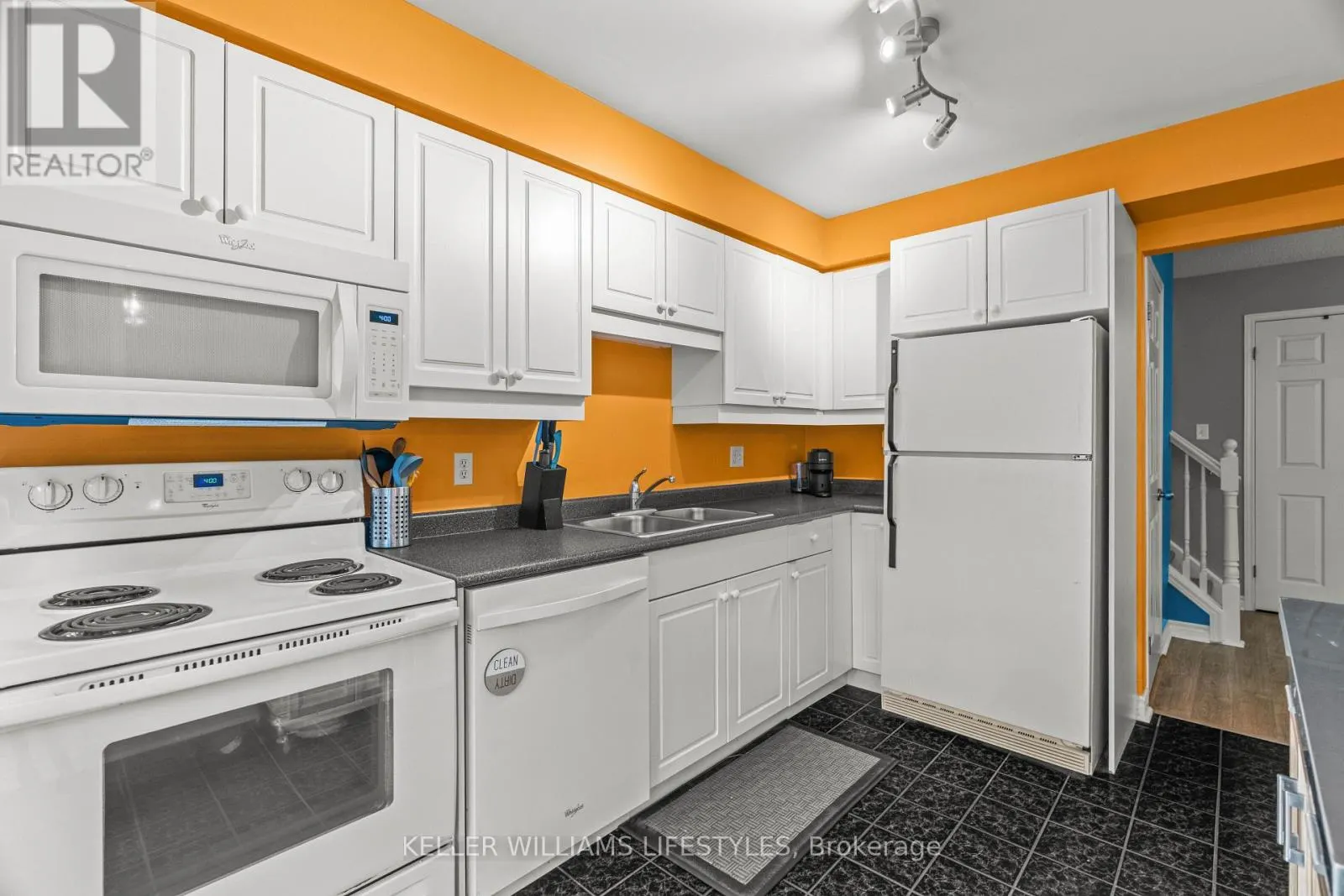 2 - 505 PROUDFOOT LANE, #2
