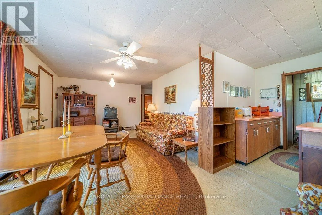 1042 EAST FLIELER LANE
