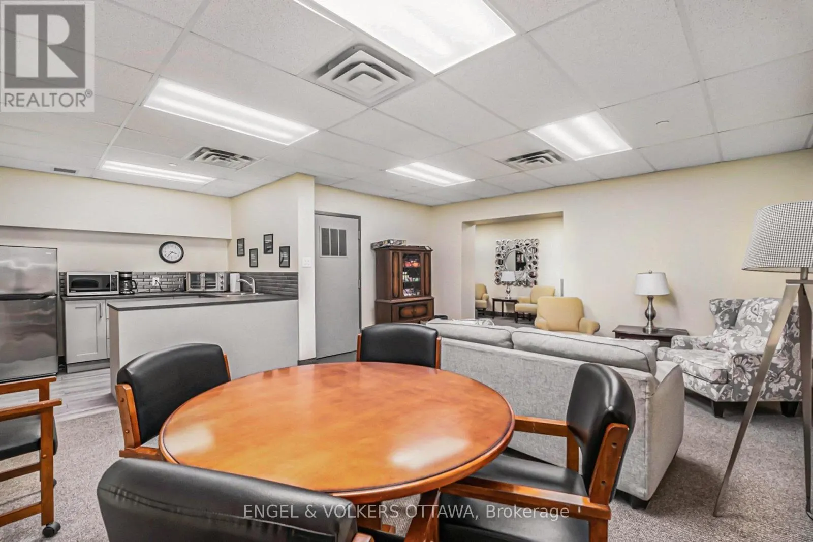 1110 - 2951 RIVERSIDE DRIVE