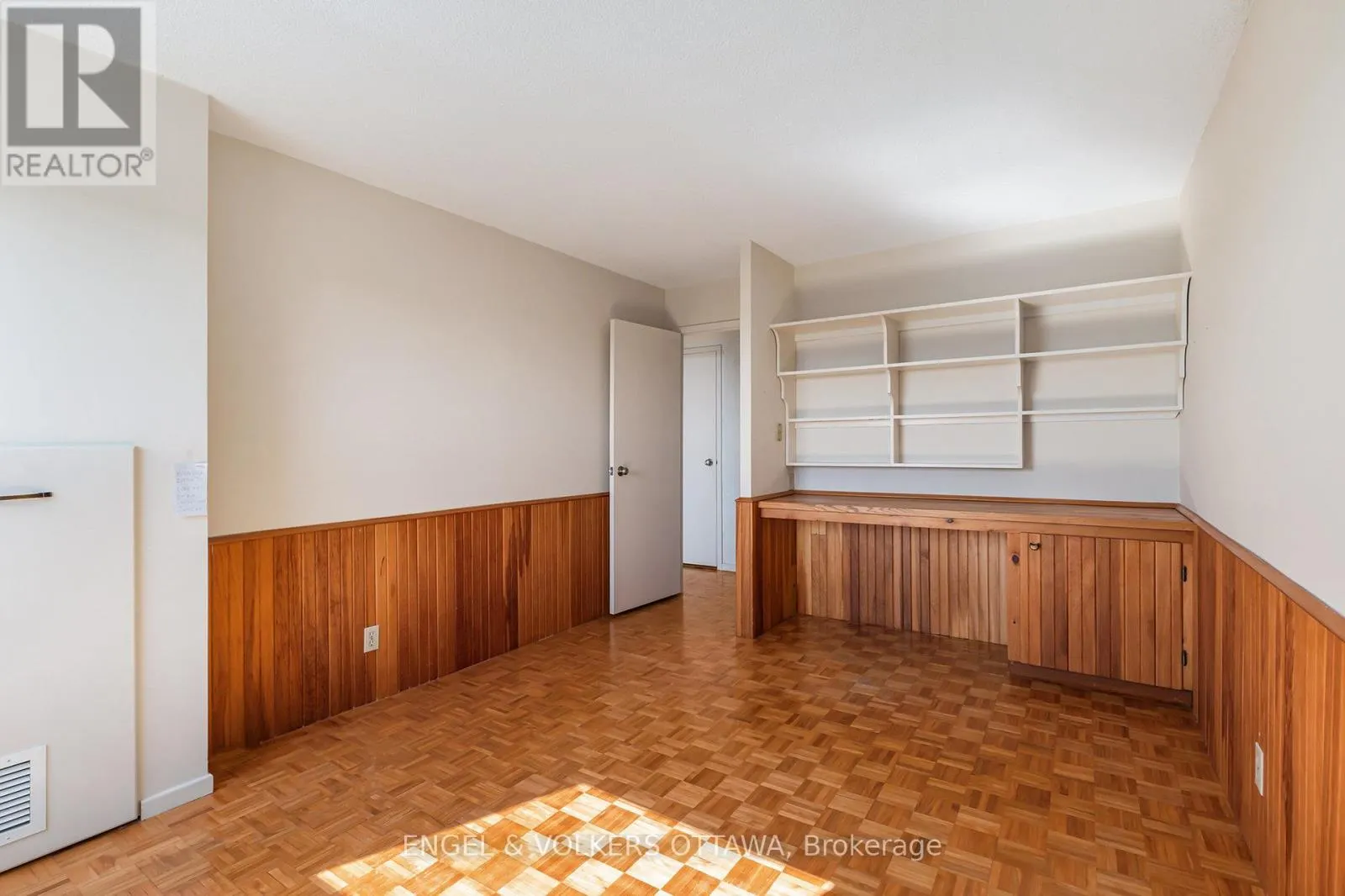 1110 - 2951 RIVERSIDE DRIVE