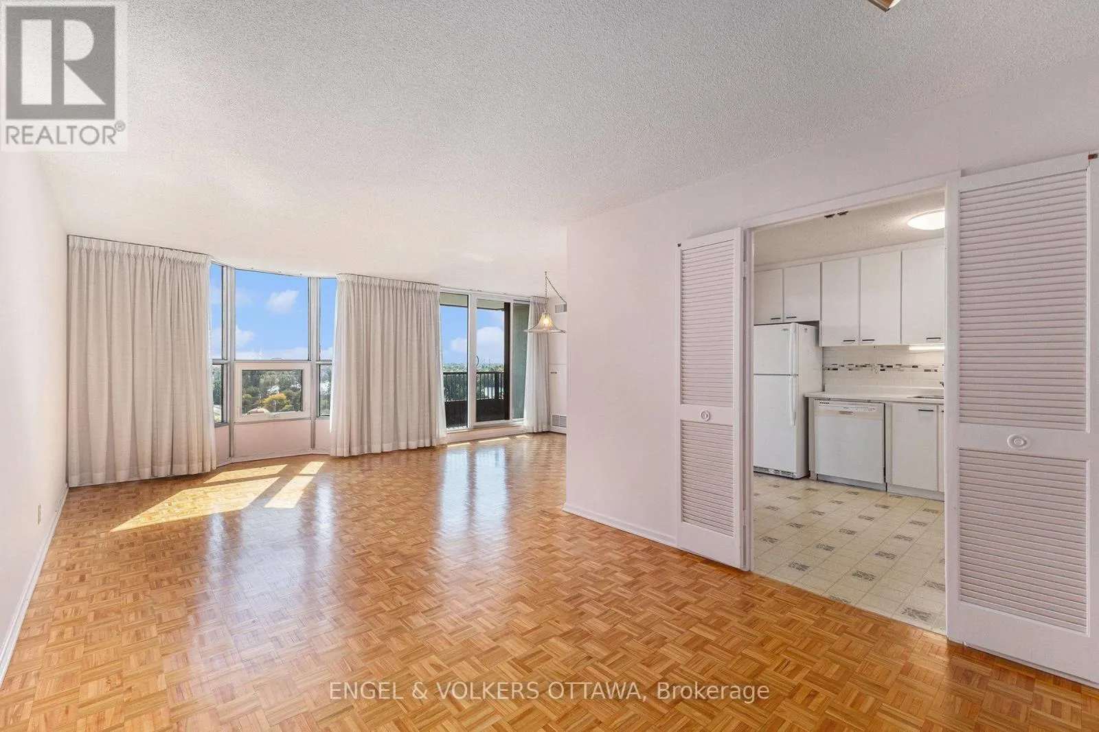 1110 - 2951 RIVERSIDE DRIVE