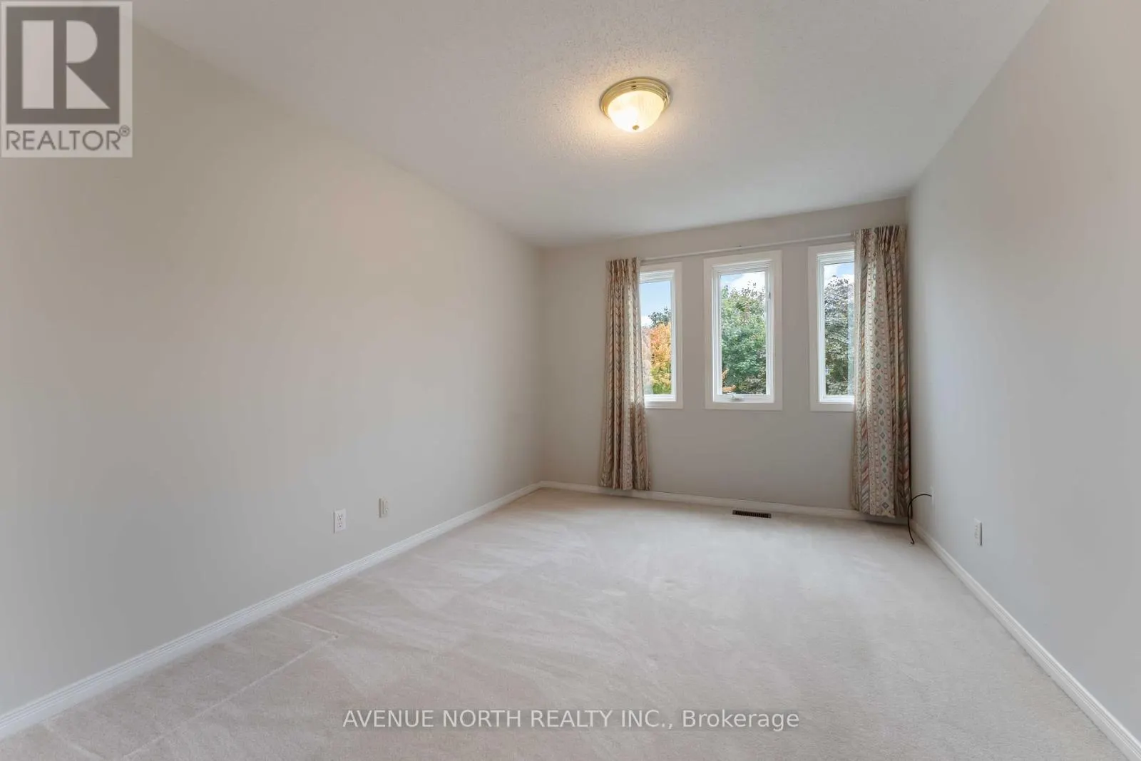 3 WINDHURST DRIVE