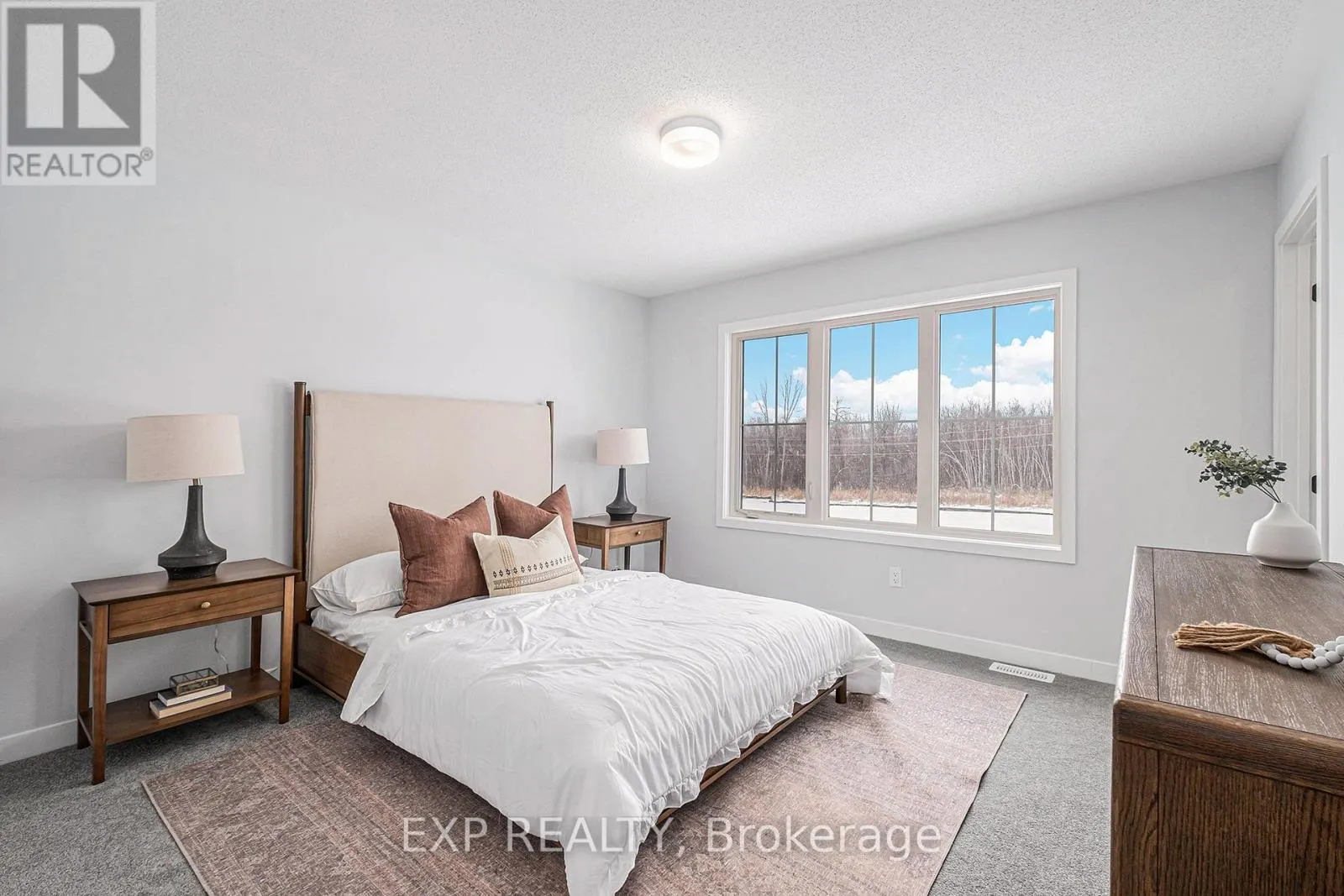 1023 DE PENCIER DRIVE