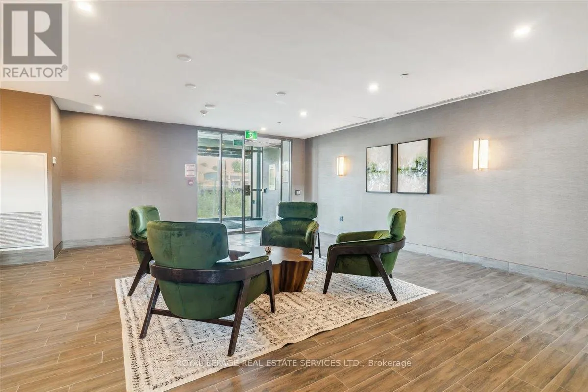 107 - 460 DUNDAS STREET E