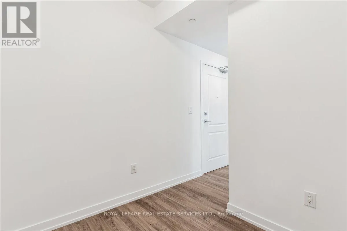 107 - 460 DUNDAS STREET E