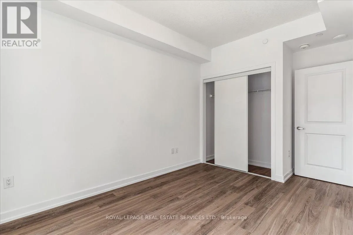 107 - 460 DUNDAS STREET E