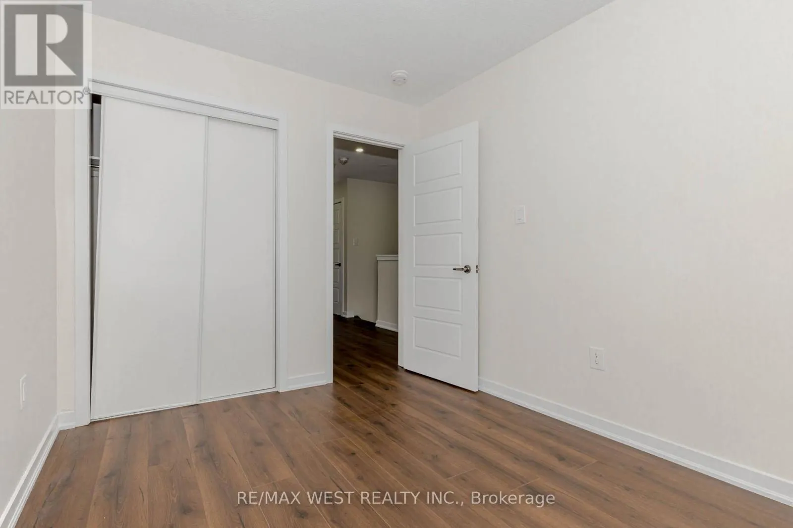 74 PAGEBROOK CRESCENT