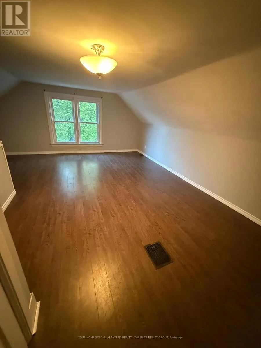 UPPER - 46 GROVE STREET