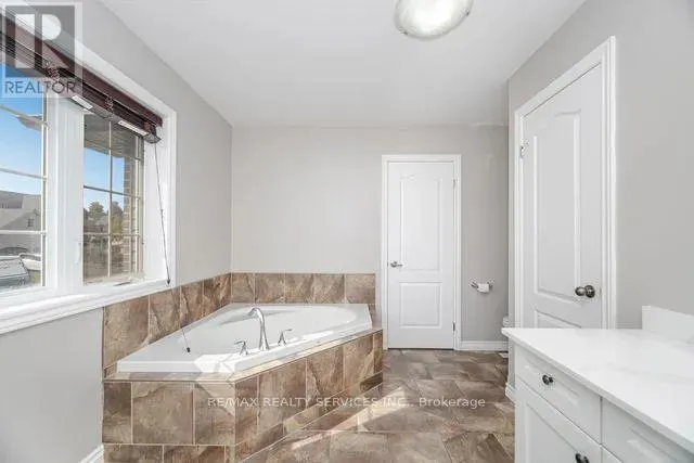 419 ALAN CRESCENT