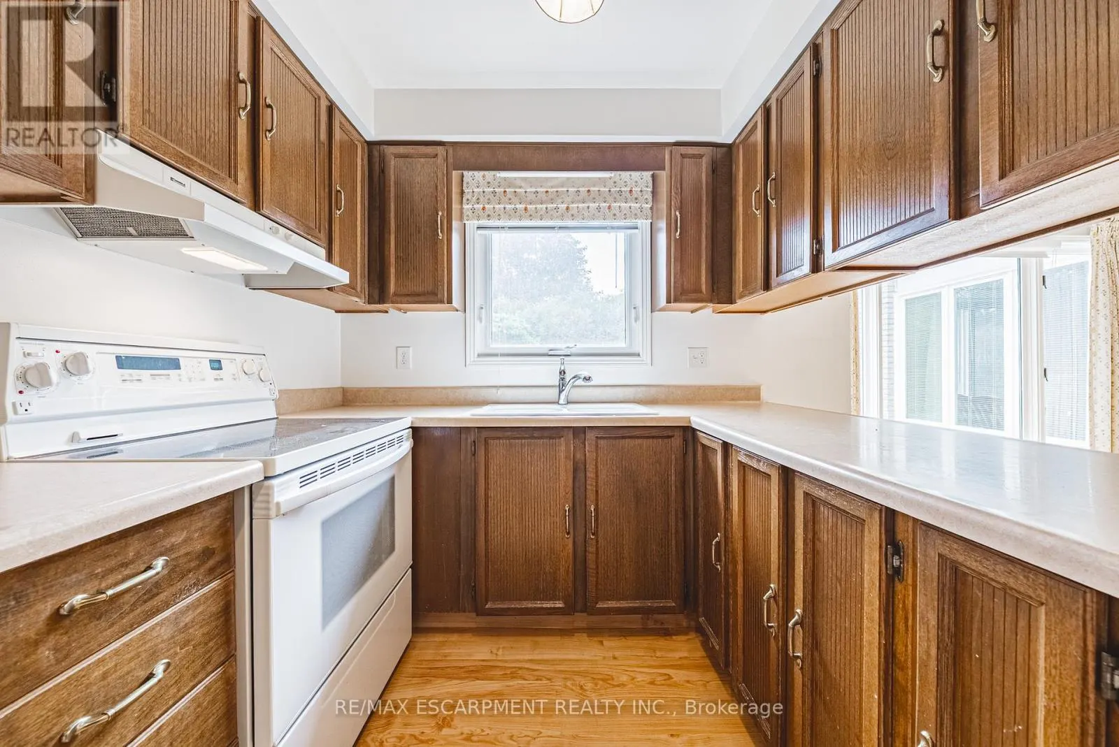 140 AMBERLY BOULEVARD