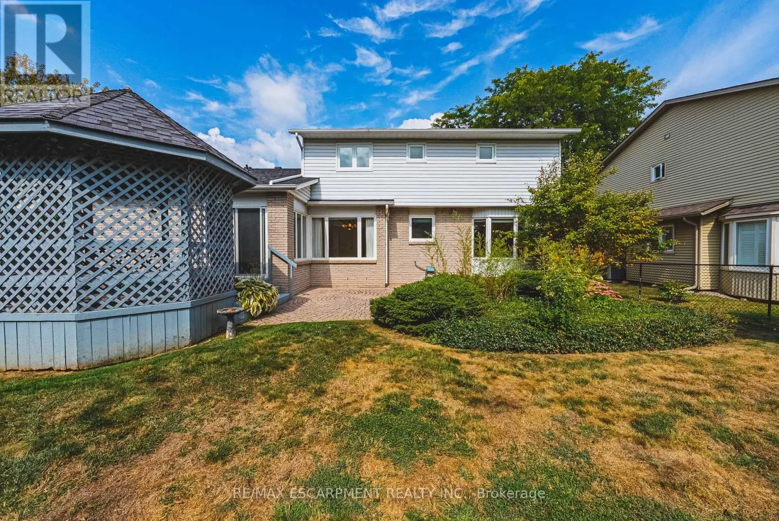 140 AMBERLY BOULEVARD