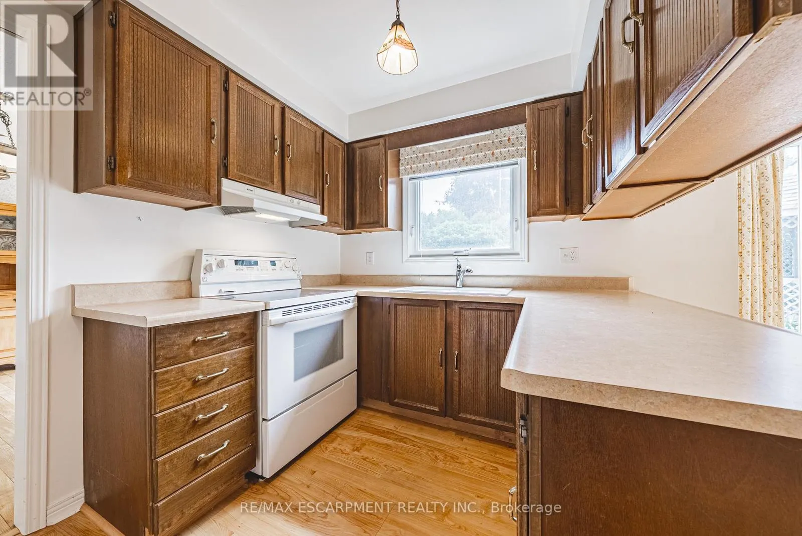 140 AMBERLY BOULEVARD