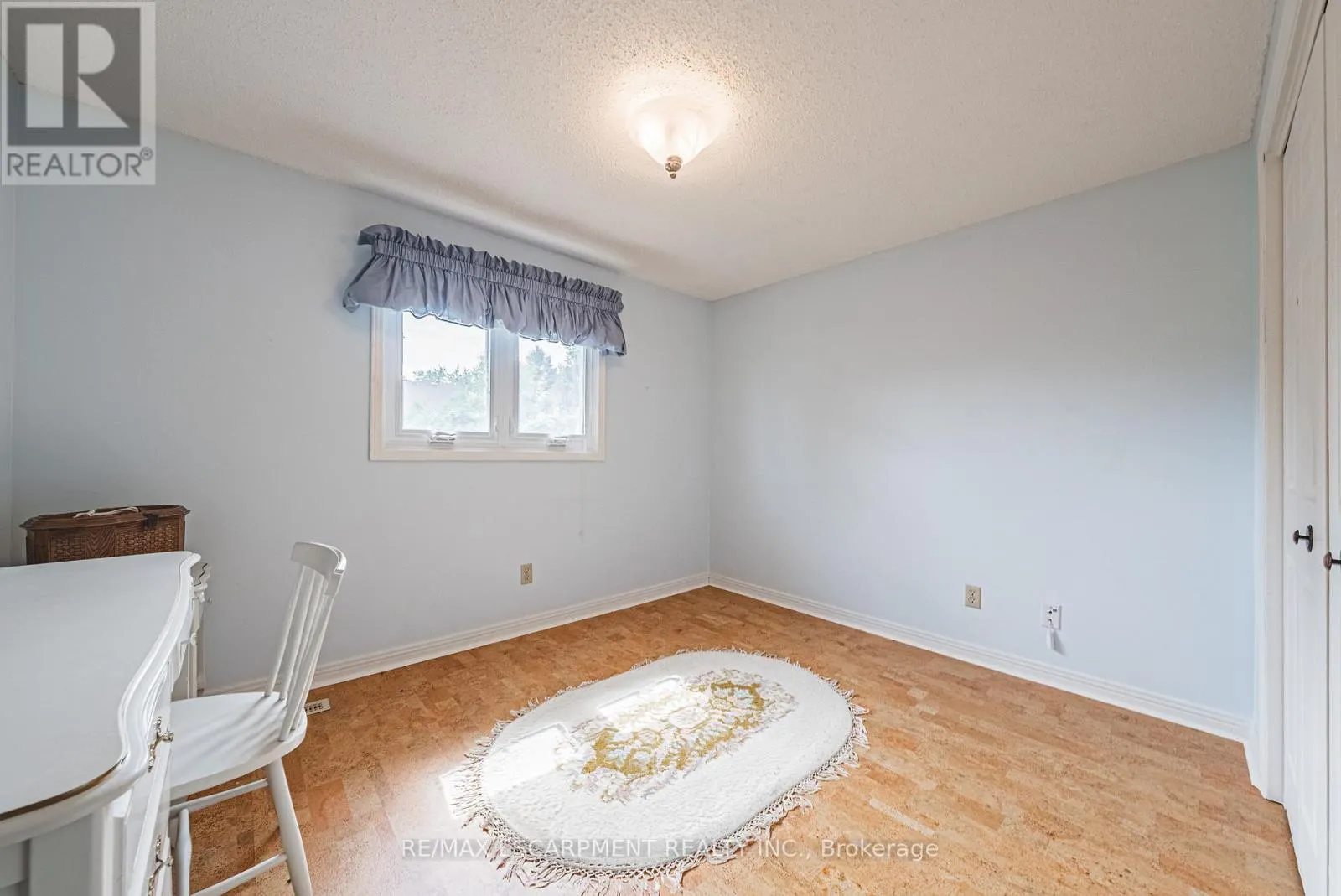 140 AMBERLY BOULEVARD