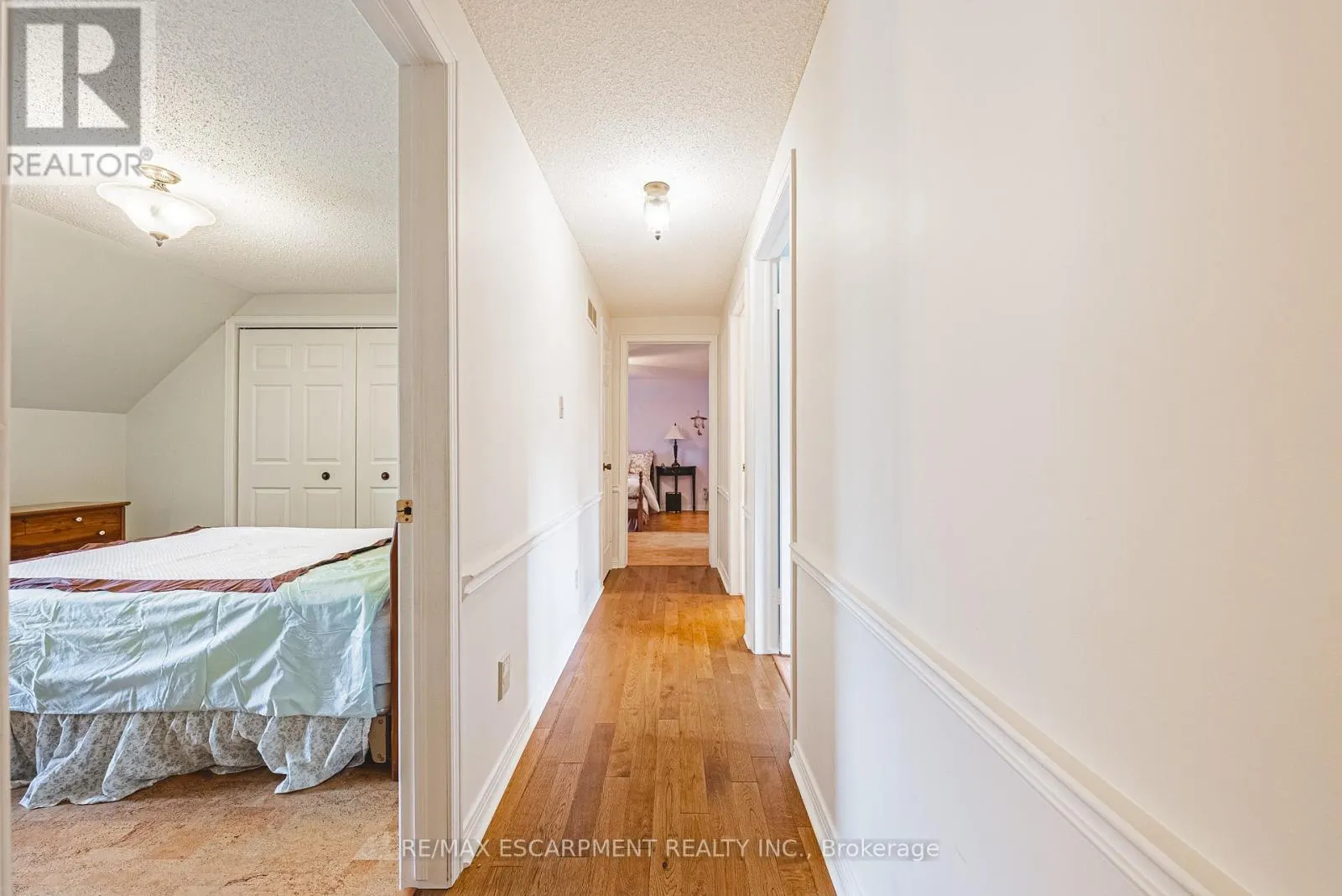 140 AMBERLY BOULEVARD