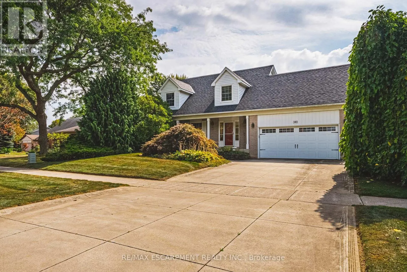 140 AMBERLY BOULEVARD