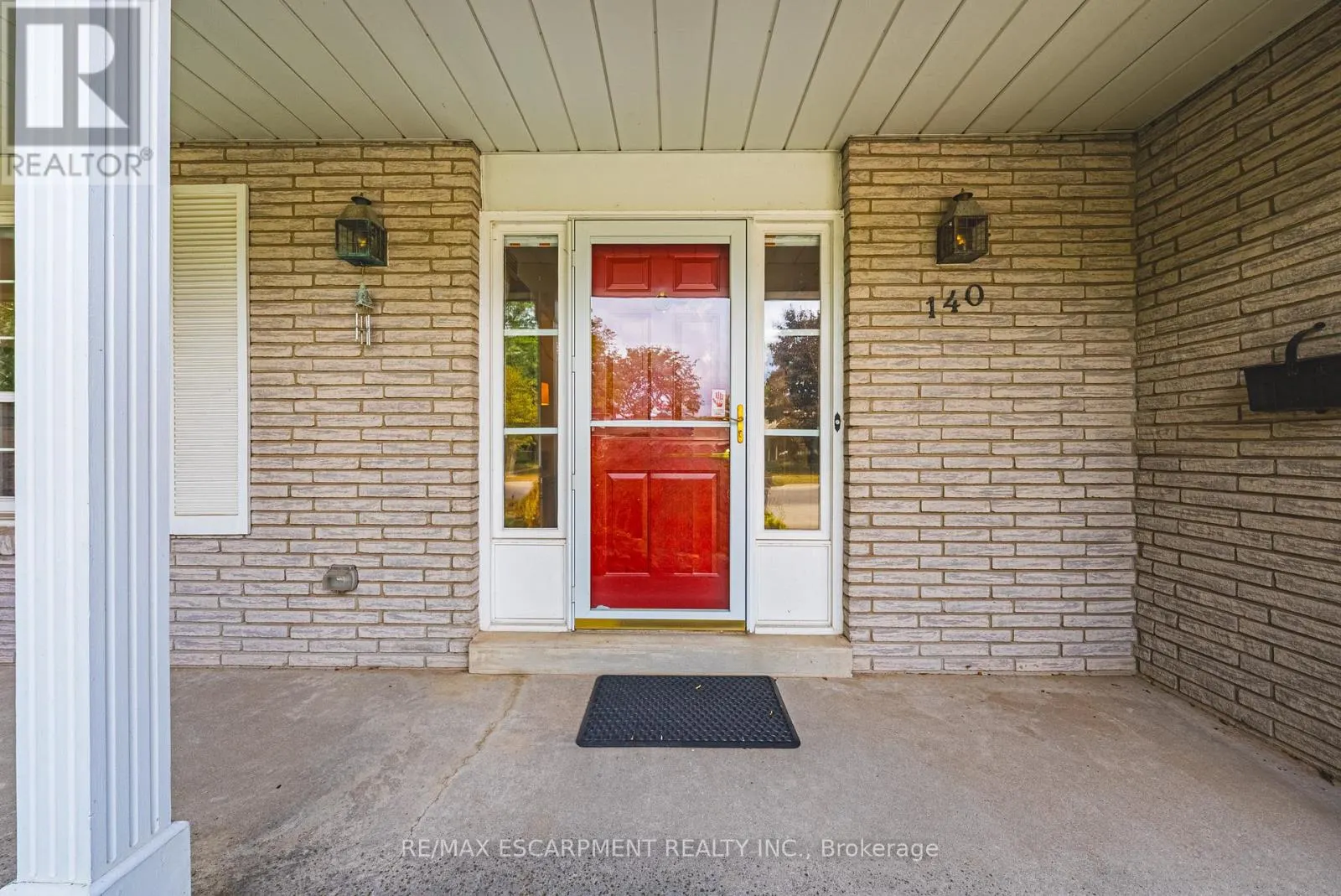 140 AMBERLY BOULEVARD