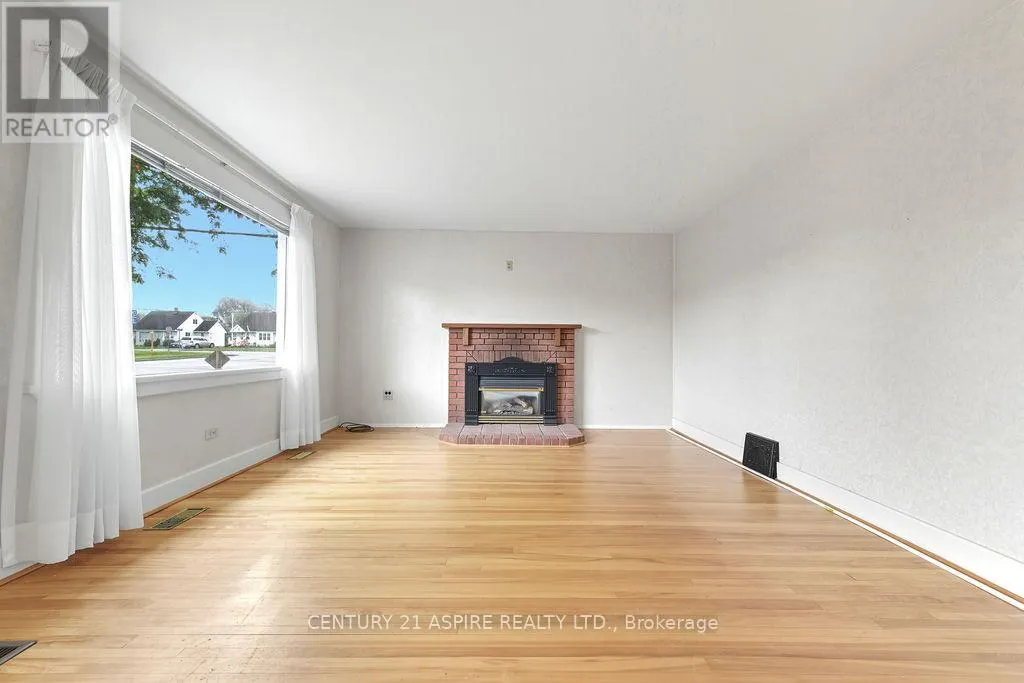 214 MUNROE AVENUE E