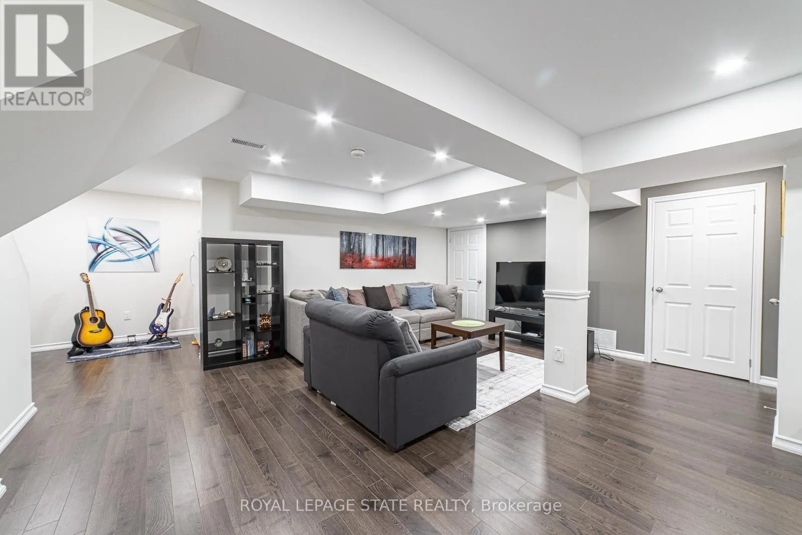120 SUNDIAL CRESCENT