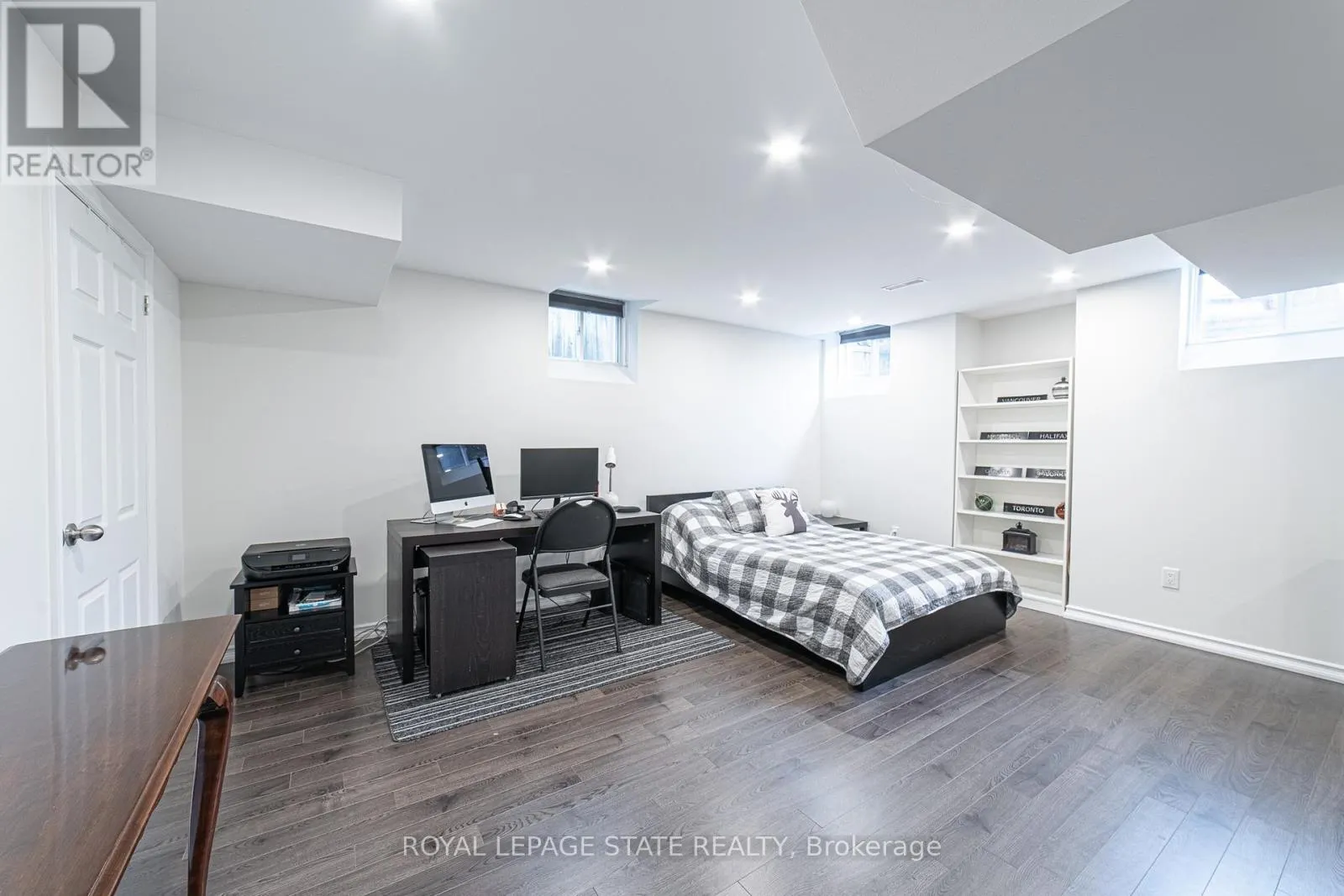 120 SUNDIAL CRESCENT
