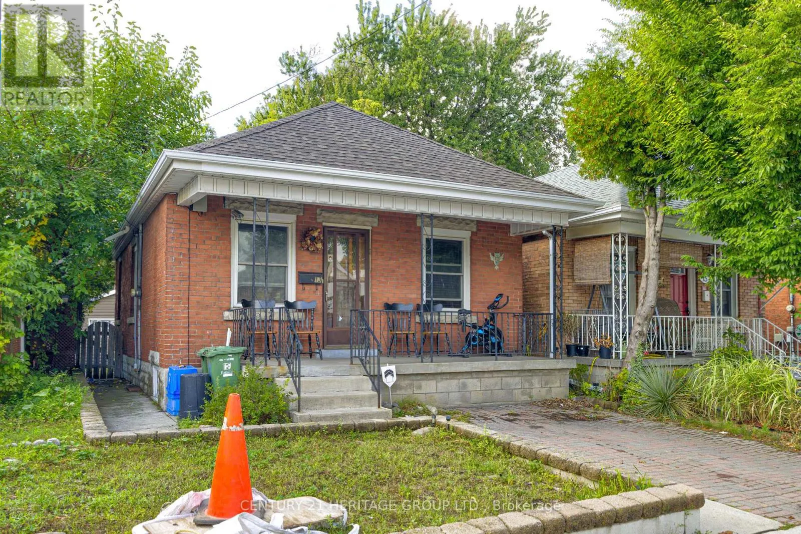 13 CAMERON AVENUE N