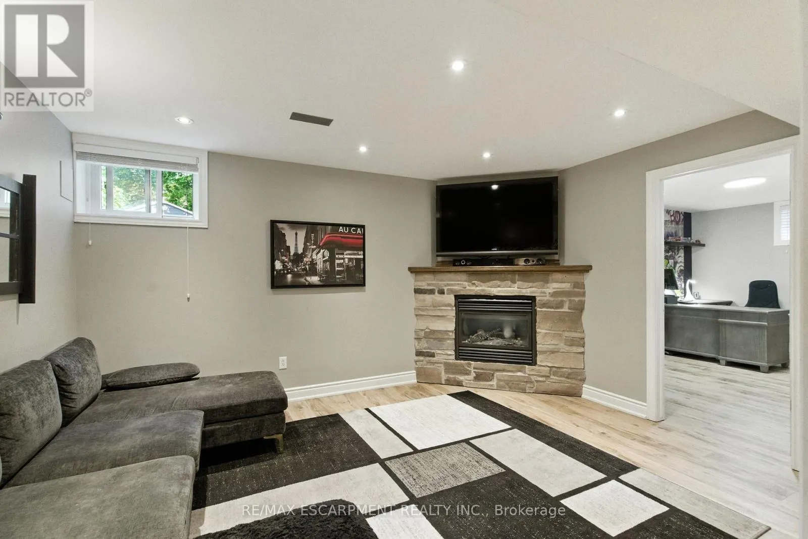 36 PINECREEK ROAD