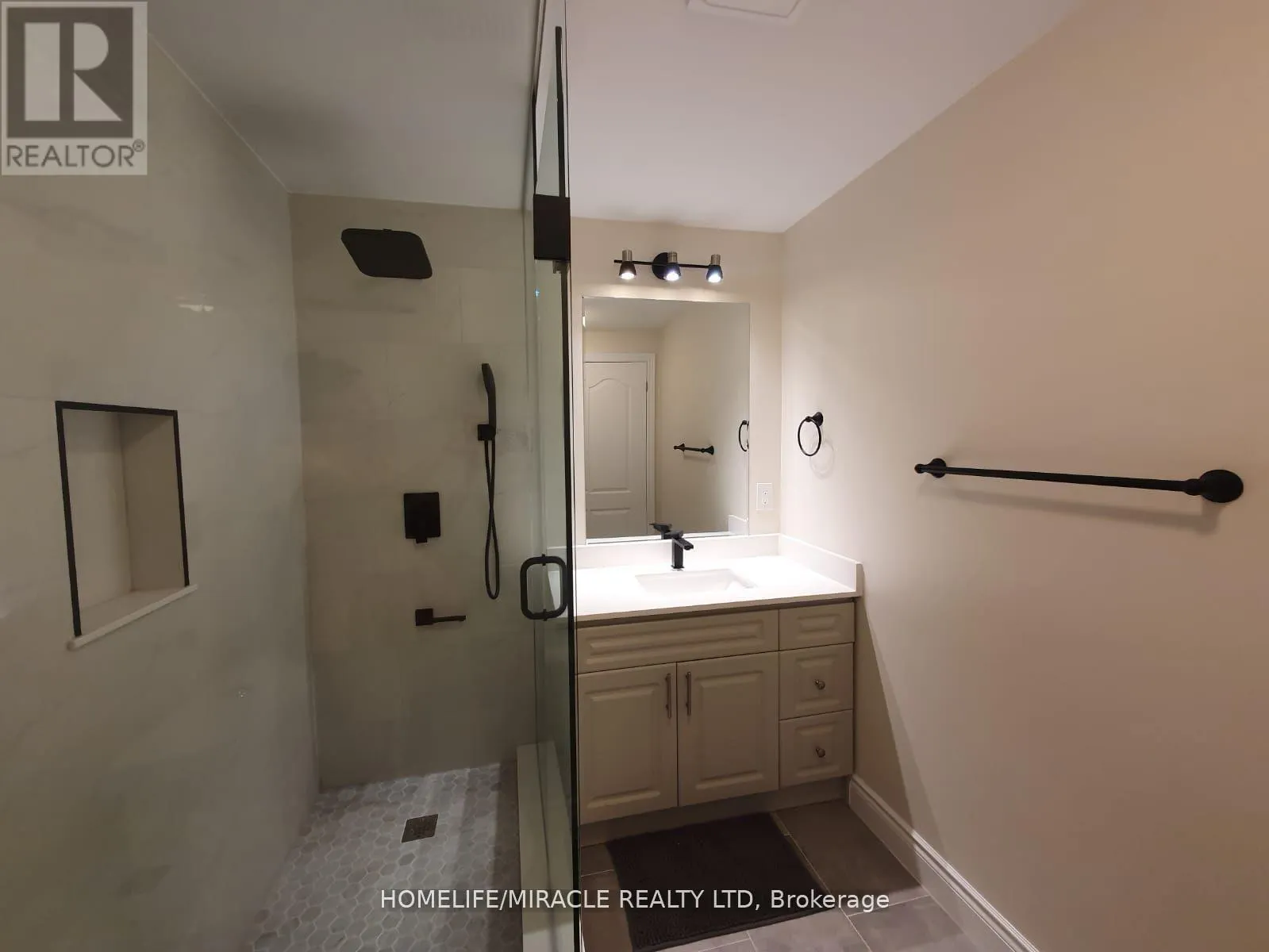 BSMNT - 454 WESTHAVEN STREET