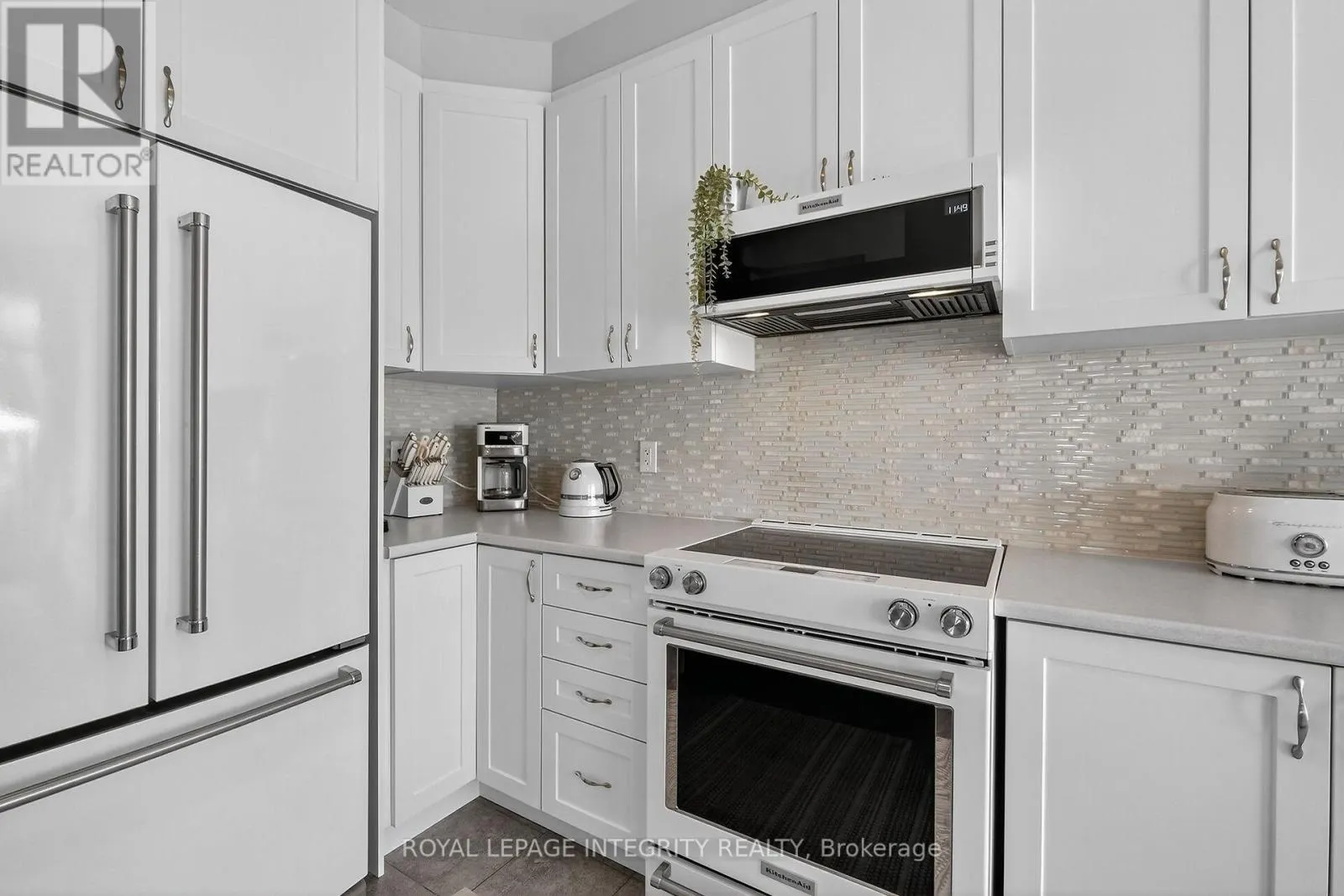 1112 APOLUNE STREET