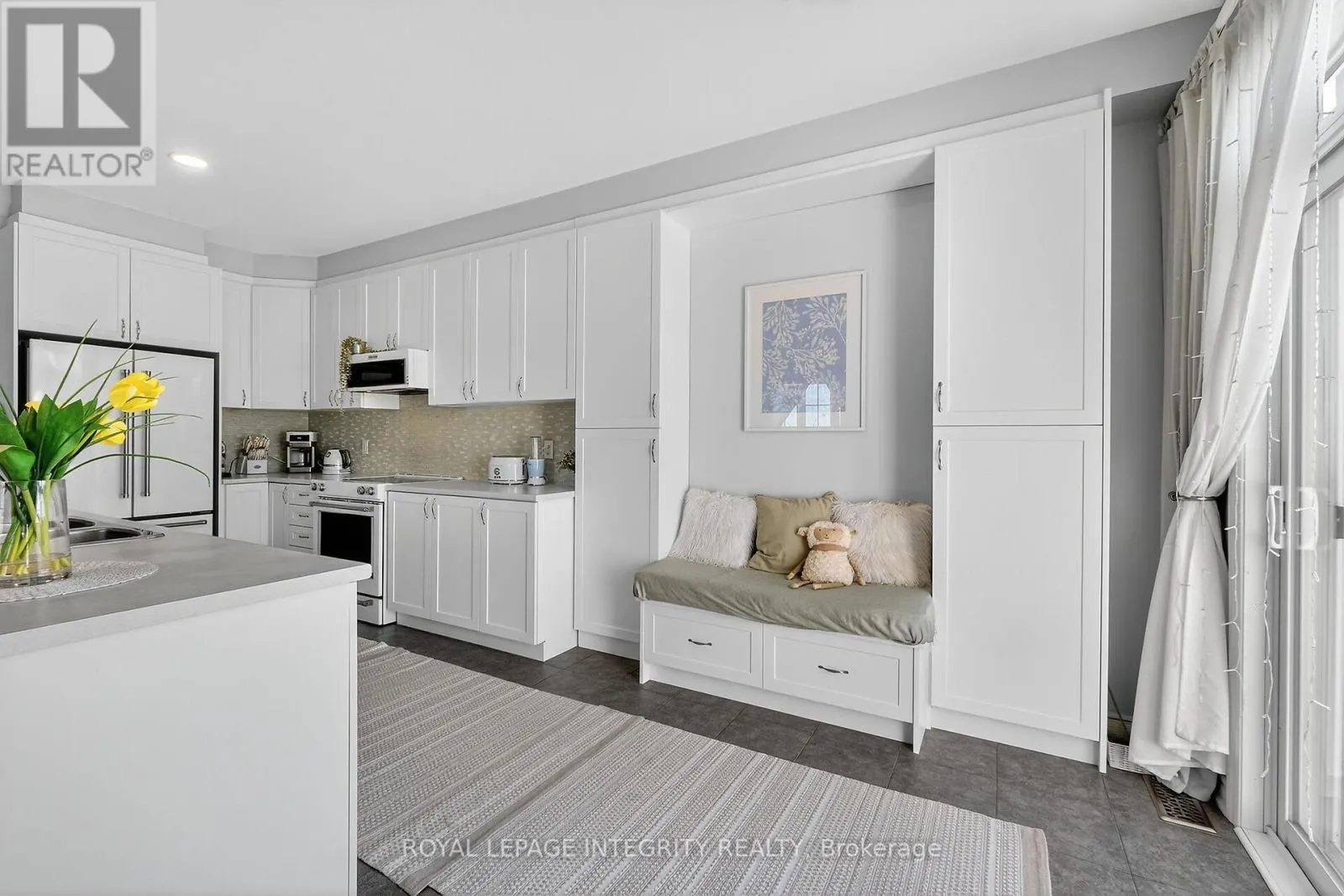 1112 APOLUNE STREET