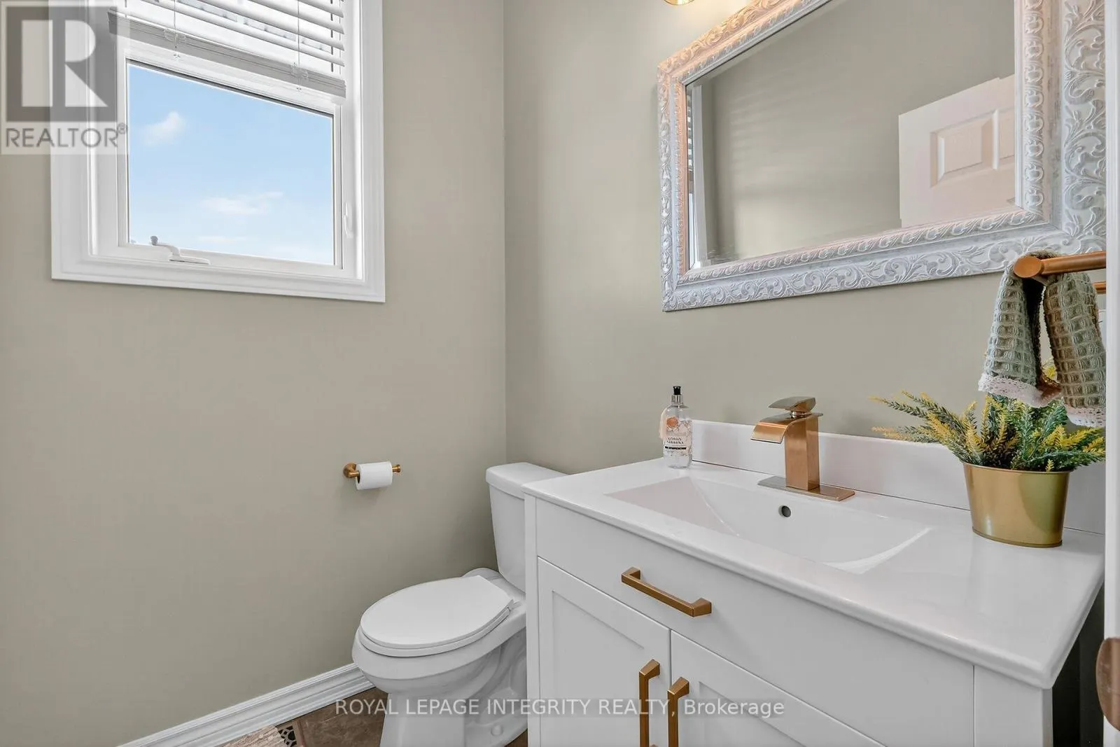 1112 APOLUNE STREET