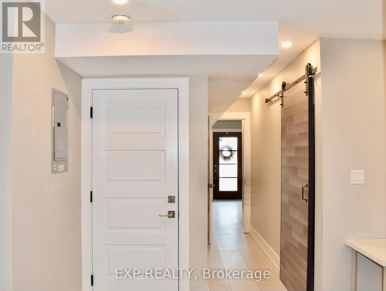 B - STUDIO - 3 SPRING LANE