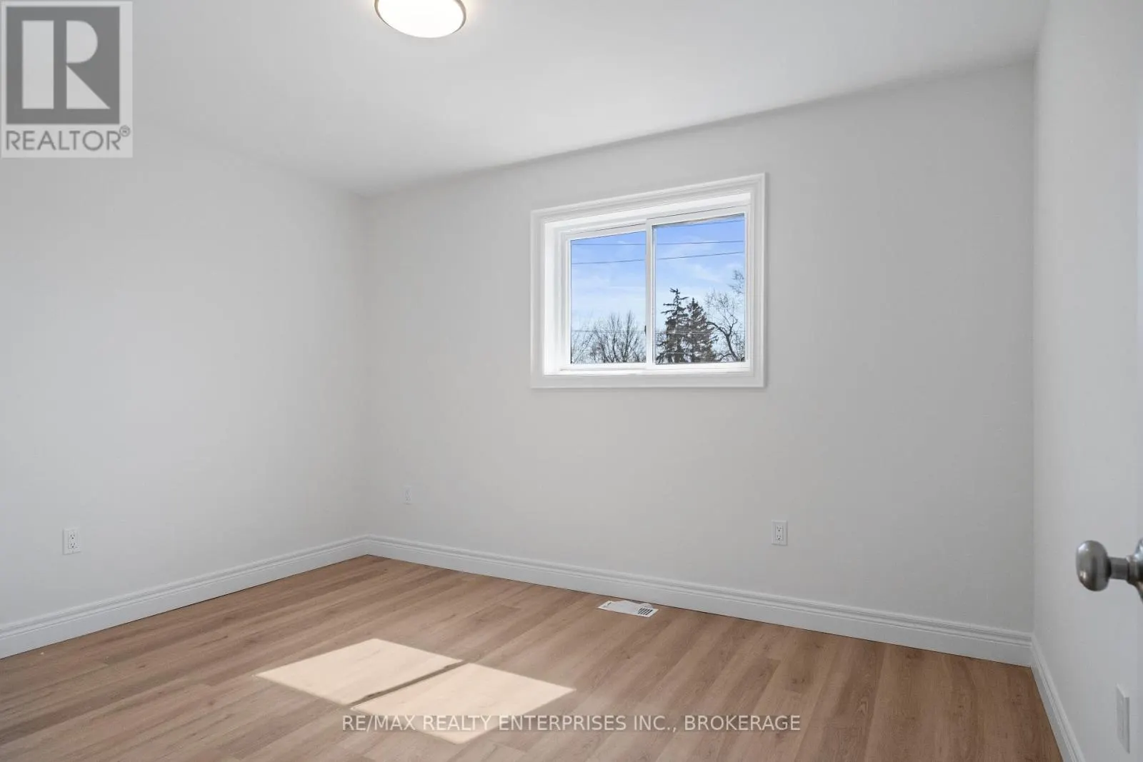 40 MCMASTER AVENUE