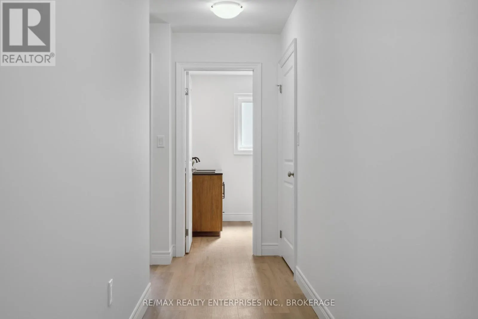 40 MCMASTER AVENUE