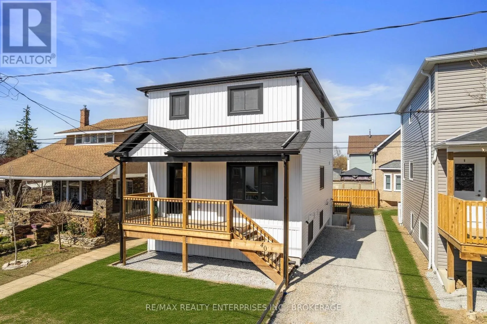40 MCMASTER AVENUE