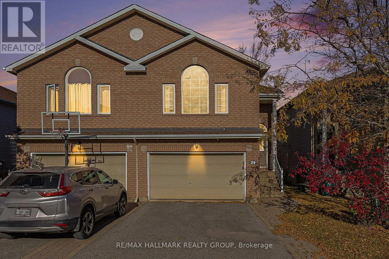 24 CASTLE GLEN CRESCENT