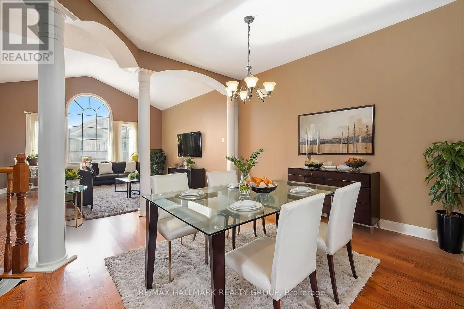 24 CASTLE GLEN CRESCENT
