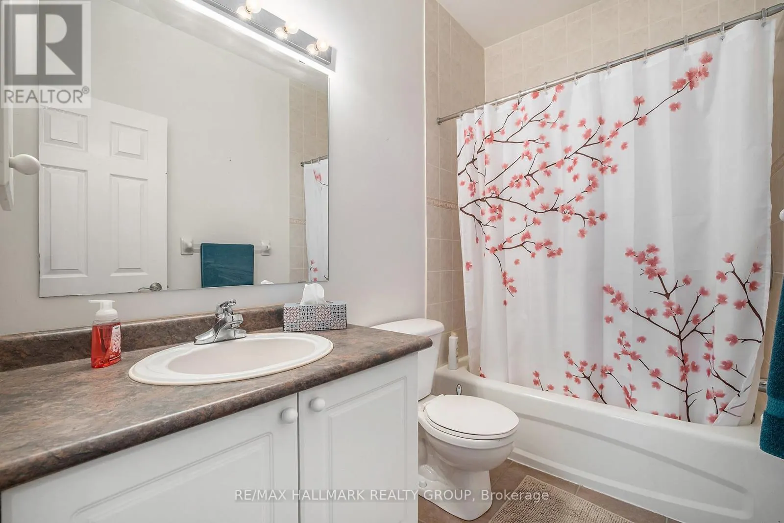24 CASTLE GLEN CRESCENT