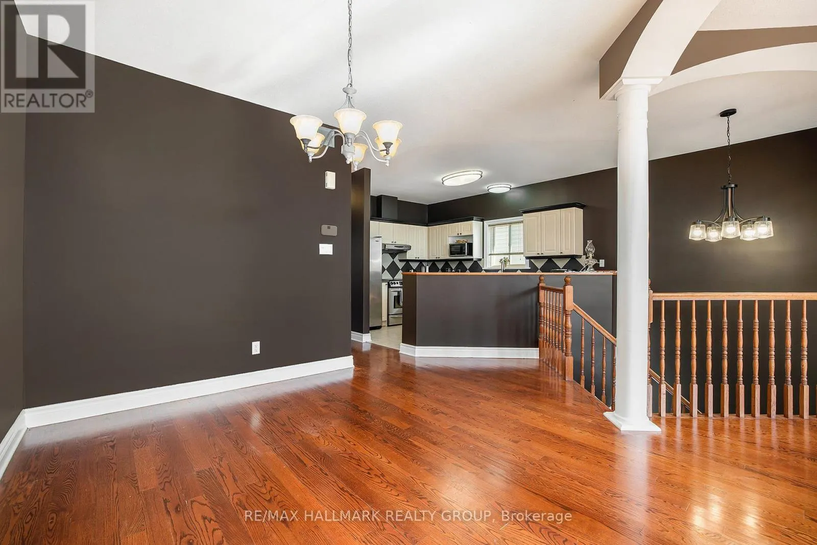 24 CASTLE GLEN CRESCENT