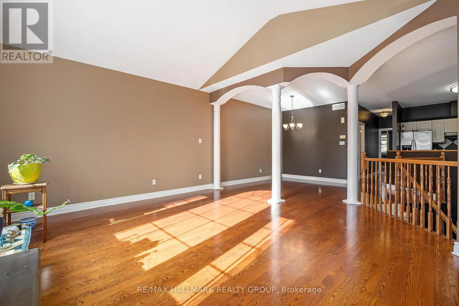 24 CASTLE GLEN CRESCENT
