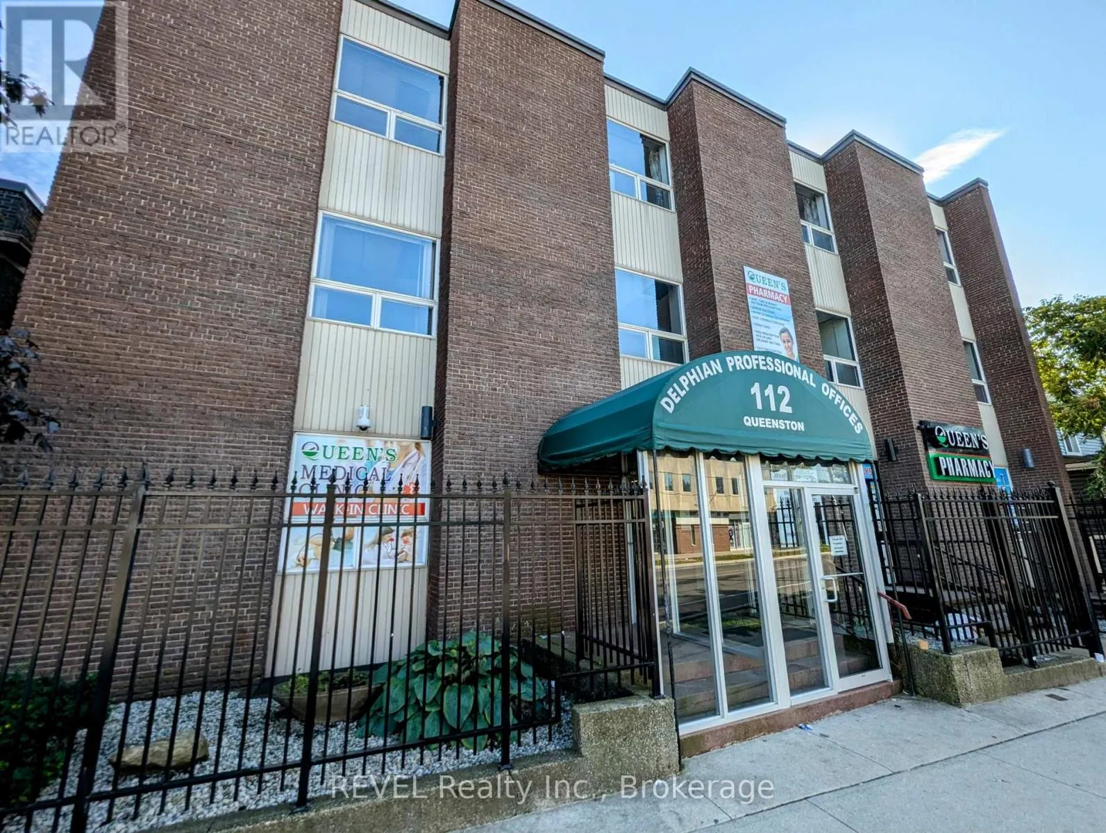 302 - 112 QUEENSTON STREET, #302