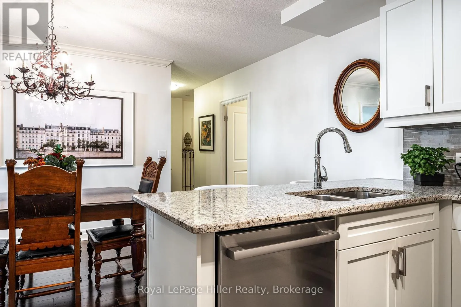111 - 255 JOHN STREET, #111