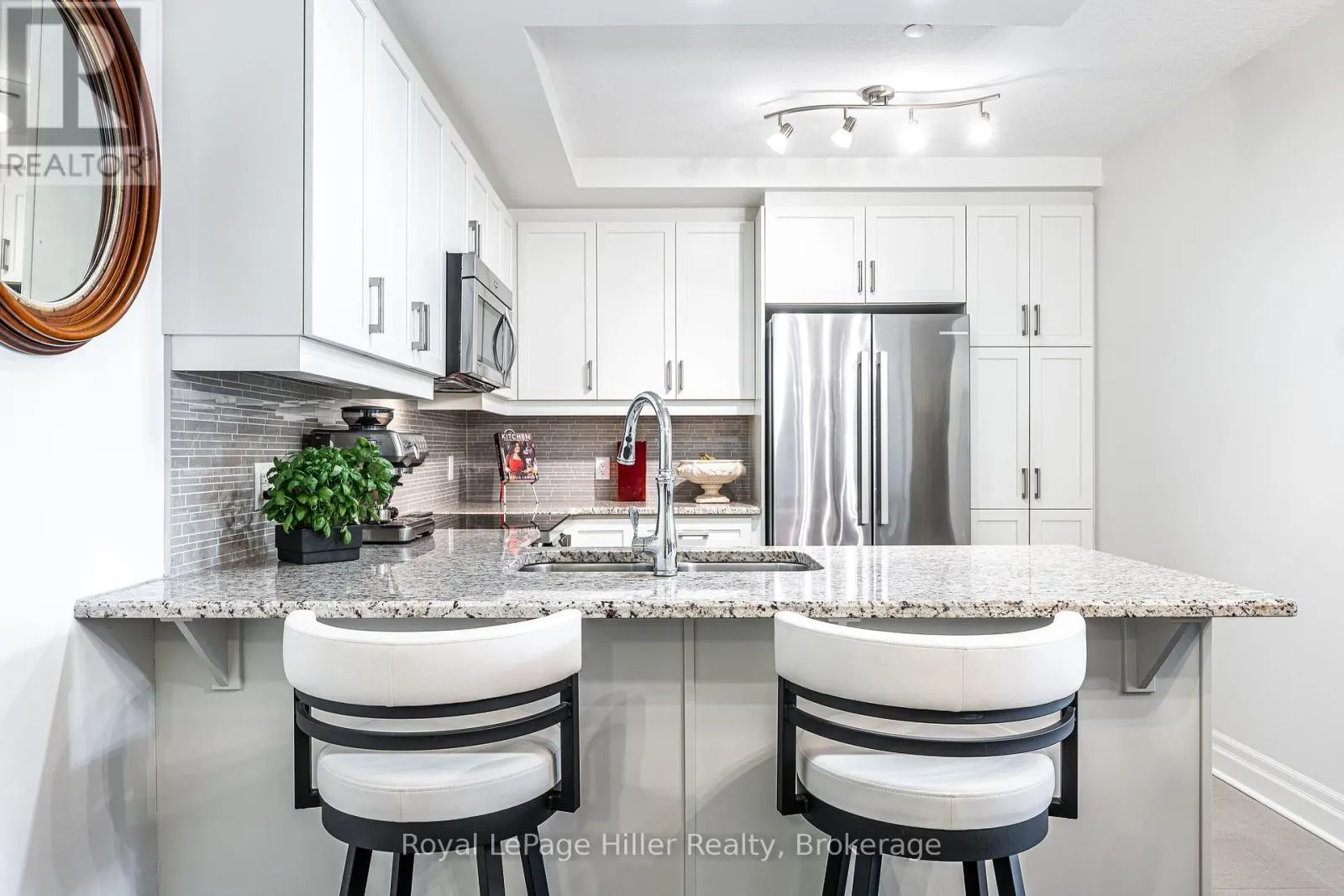 111 - 255 JOHN STREET, #111