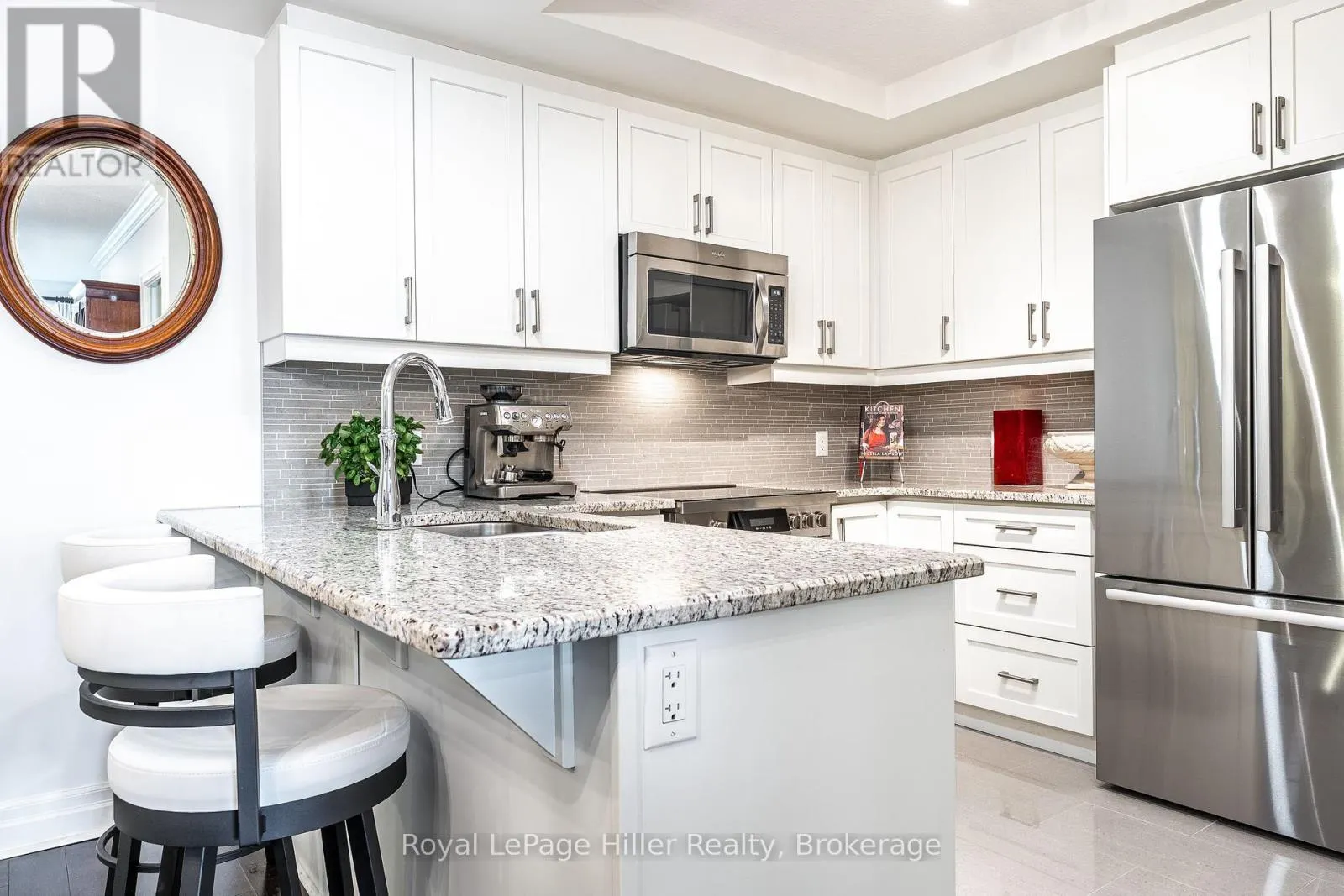 111 - 255 JOHN STREET, #111