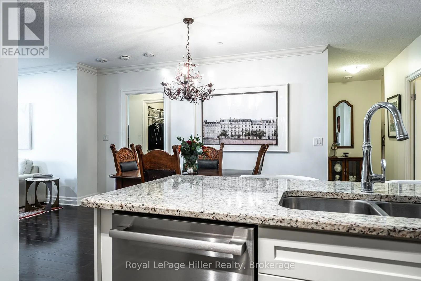 111 - 255 JOHN STREET, #111