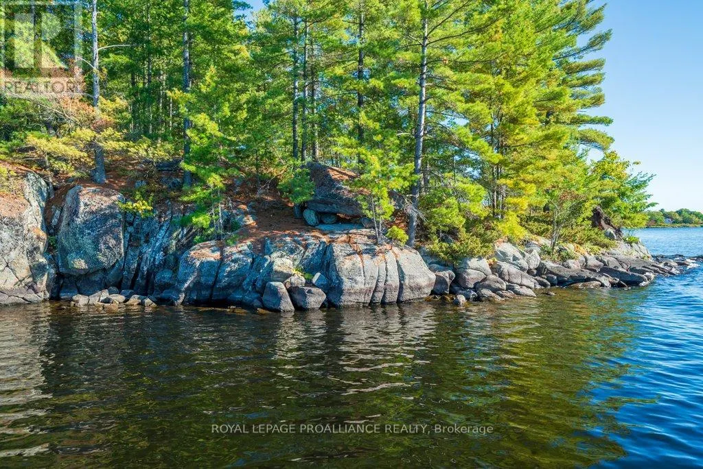 257 HUNGRY LAKE