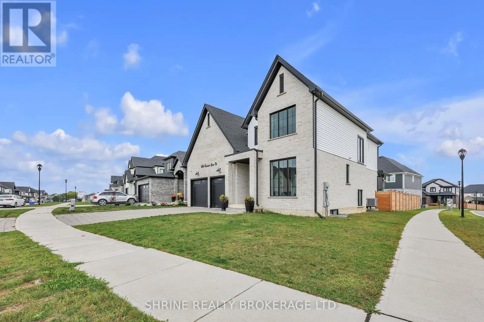 1866 FOUNTAIN GRASS DRIVE